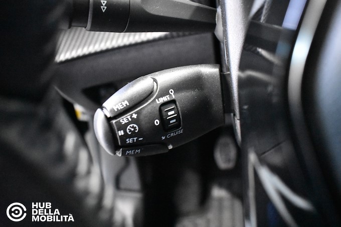 PEUGEOT 2008 BlueHDi 110 S&S Allure